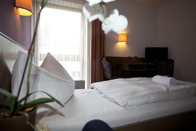 Astra Hotell Ulm Rum bild