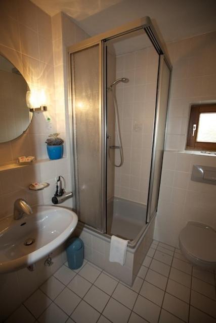 Astra Hotell Ulm Rum bild