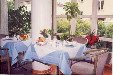 Astra Hotell Ulm Exteriör bild