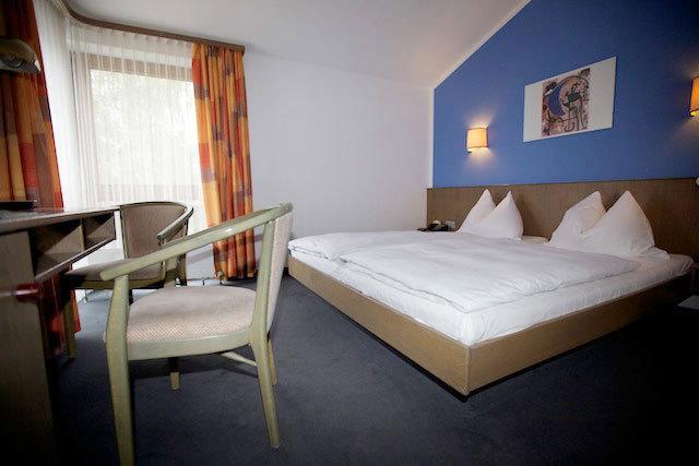 Astra Hotell Ulm Exteriör bild
